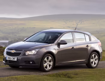 Chevrolet Cruze Hatchback [UK-spec] (J300) '2011–12