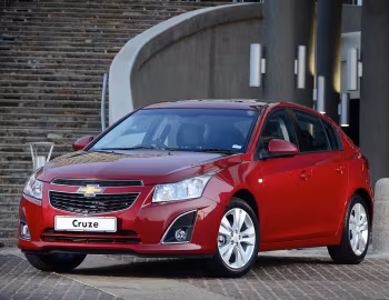 Chevrolet Cruze Hatchback [South Africa] (J300) '2012–15