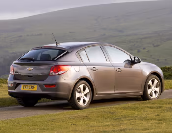 Chevrolet Cruze Hatchback [UK-spec] (J300) '2011–12