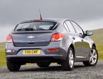 Chevrolet Cruze Hatchback [UK-spec] (J300) '2011–12
