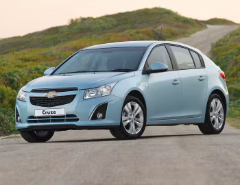 Chevrolet Cruze Hatchback [South Africa] (J300) '2012–15