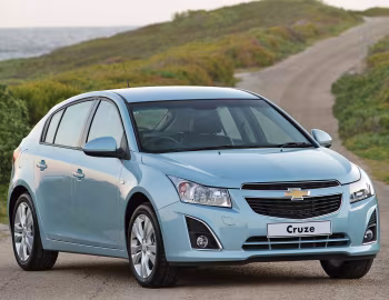 Chevrolet Cruze Hatchback [South Africa] (J300) '2012–15