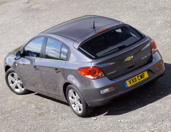 Chevrolet Cruze Hatchback [UK-spec] (J300) '2011–12