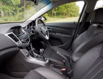 Interior Chevrolet Cruze Hatchback [UK-spec] (J300) '2011–12