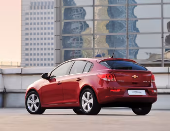 Chevrolet Cruze Hatchback [Worldwide] (J300) '2011–12