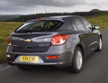 Chevrolet Cruze Hatchback [UK-spec] (J300) '2011–12