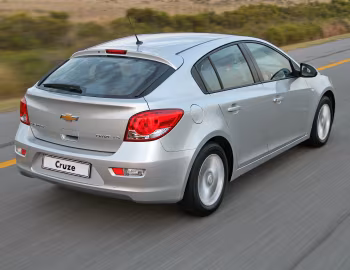 Chevrolet Cruze Hatchback [South Africa] (J300) '2012–15