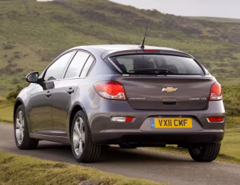 Chevrolet Cruze Hatchback [UK-spec] (J300) '2011–12