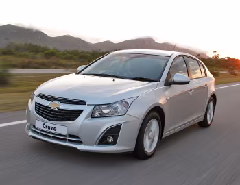 Chevrolet Cruze Hatchback [South Africa] (J300) '2012–15