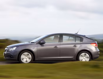 Chevrolet Cruze Hatchback [UK-spec] (J300) '2011–12