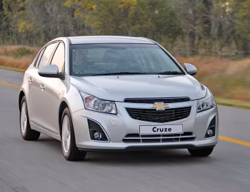 Chevrolet Cruze Hatchback [South Africa] (J300) '2012–15