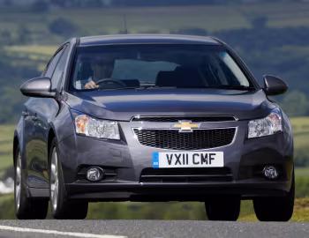 Chevrolet Cruze Hatchback [UK-spec] (J300) '2011–12