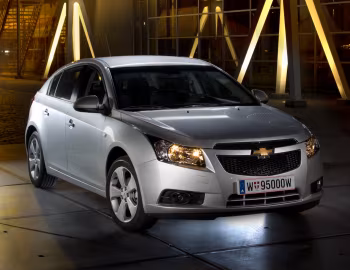 Chevrolet Cruze Hatchback [Worldwide] (J300) '2011–12