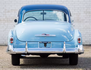 1952 Chevrolet DeLuxe Styleline 2-door Sedan (KK-2102 1011)