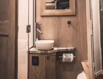 Interior 2023 EarthRoamer SX-007