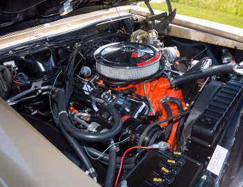 Bajo el capó 1966 Chevrolet El Camino Custom (13680)