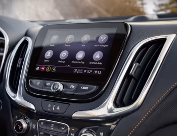 Interior 2022–24 Chevrolet Equinox Premier [North America] '2021–24