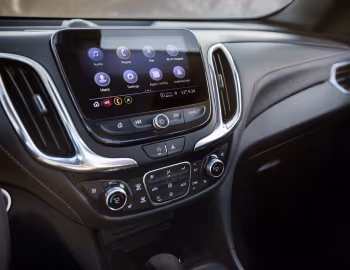 Interior 2022–24 Chevrolet Equinox Premier [North America] '2021–24