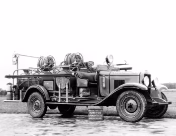 1929 Chevrolet International Howe Firetruck (LQ)