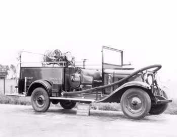 1929 Chevrolet International Howe Firetruck (LQ)