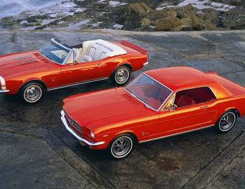 Chevrolet Camaro RS/SS 350 Convertible, Ford Mustang 260 Coupe