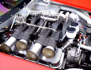 Bajo el capó 1977 Greenwood Chevrolet Corvette IMSA Racing Coupe (C3)