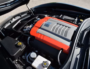 Sob o capô Hennessey Corvette Stingray Convertible HPE700 Supercharged (C7) '2014–18