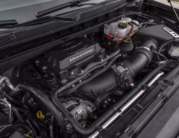 Bajo el capó 2025–pr. Hennessey Chevrolet Tahoe H600 '2025–pr.