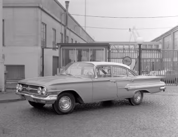 1960 Chevrolet Impala 4-door Sedan (1719)