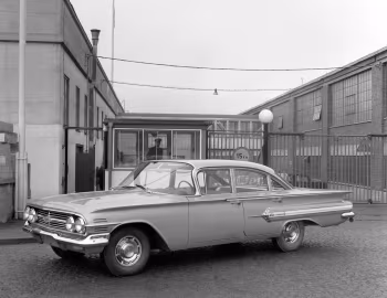 1960 Chevrolet Impala 4-door Sedan (1819)