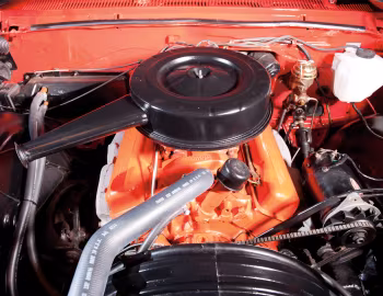 Bajo el capó 1962 Chevrolet Impala Convertible (1867)