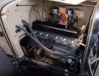 Bajo el capó 1931 Chevrolet Independence Sport Roadster (2AE)