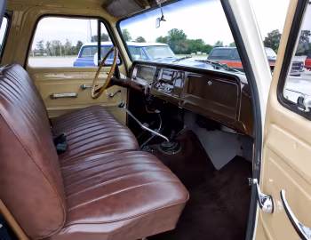 Interior 1966 Chevrolet K10 Suburban (K1406)