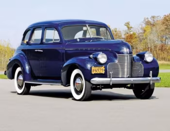 1940 Chevrolet Master DeLuxe 4-door Sport Sedan (KH-1503)