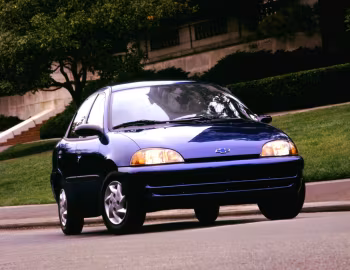 1998–2001 Chevrolet Metro LSi Sedan (1M R69B4M)