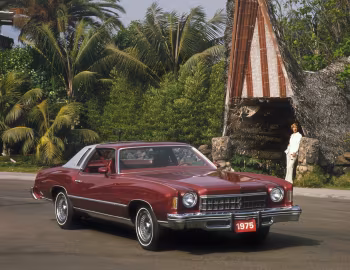 1975 Chevrolet Monte Carlo Landau Coupe (1H 57)