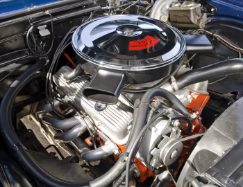 Bajo el capó 1970 Chevrolet Nova 350 Yenko Deuce (11427)
