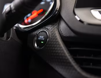 Interior Chevrolet Onix Plus Premier "Midnight" [Latam] '2020–25