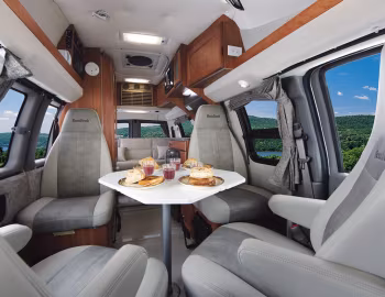 Interior 2010–17 Roadtrek 170 Versatile '2009–17