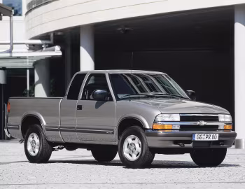 Chevrolet S-10 Extended Cab [EU-spec] '1998–2003