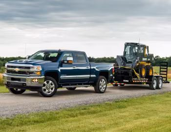 Chevrolet Silverado 2500 HD LTZ Z71 Crew Cab, John Deere 324E