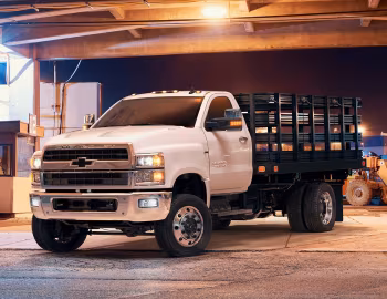 2019–pr. Chevrolet Silverado 5500HD Stake Truck '2018–pr.
