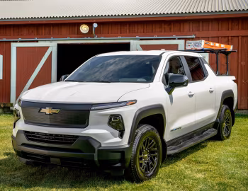 2024–pr. Chevrolet Silverado EV WT Crew Cab '2023–pr.