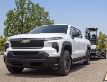 2024–pr. Chevrolet Silverado EV WT Crew Cab '2023–pr.