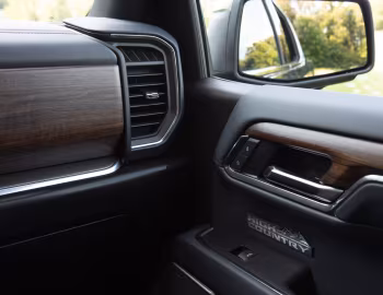 Interior 2022–26 Chevrolet Silverado High Country Crew Cab '2021–26
