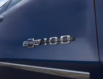 2018 Chevrolet Silverado LTZ Z71 "Centennial Edition" Crew Cab (GMTK2) '2017–18