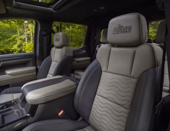 Interior 2023–26 Chevrolet Silverado ZR2 Bison Crew Cab '2022–26