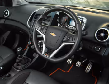 Интерьер Chevrolet Sonic RS [South Africa] '2013–16