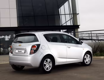 Chevrolet Sonic 5-door [South Africa] '2011–16