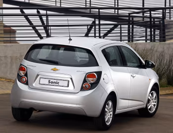 Chevrolet Sonic 5-door [South Africa] '2011–16